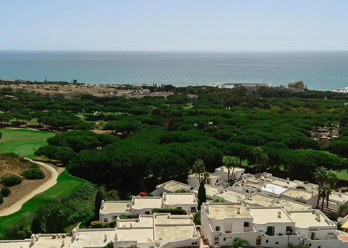 Dom wakacyjny Modern Townhouse With Private Heated Pool Near Cabopino In Artola, Marbella
