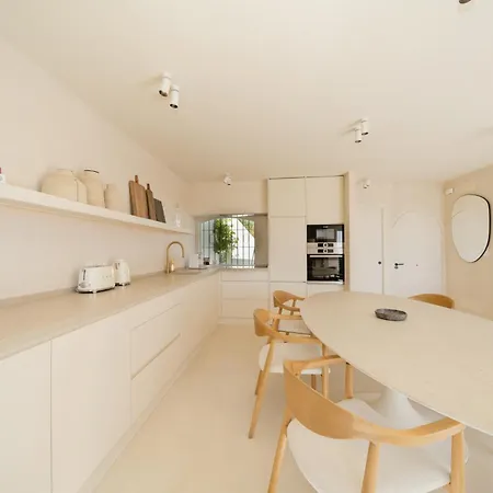 Modern Townhouse With Private Heated Pool Near Cabopino In Artola, Semesterbostad *